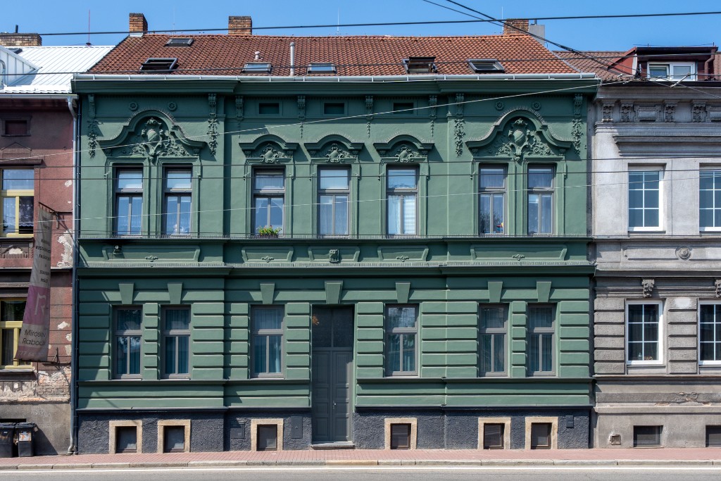 Fassade des Hauses VIVIEN Apartments, Nádražní 108